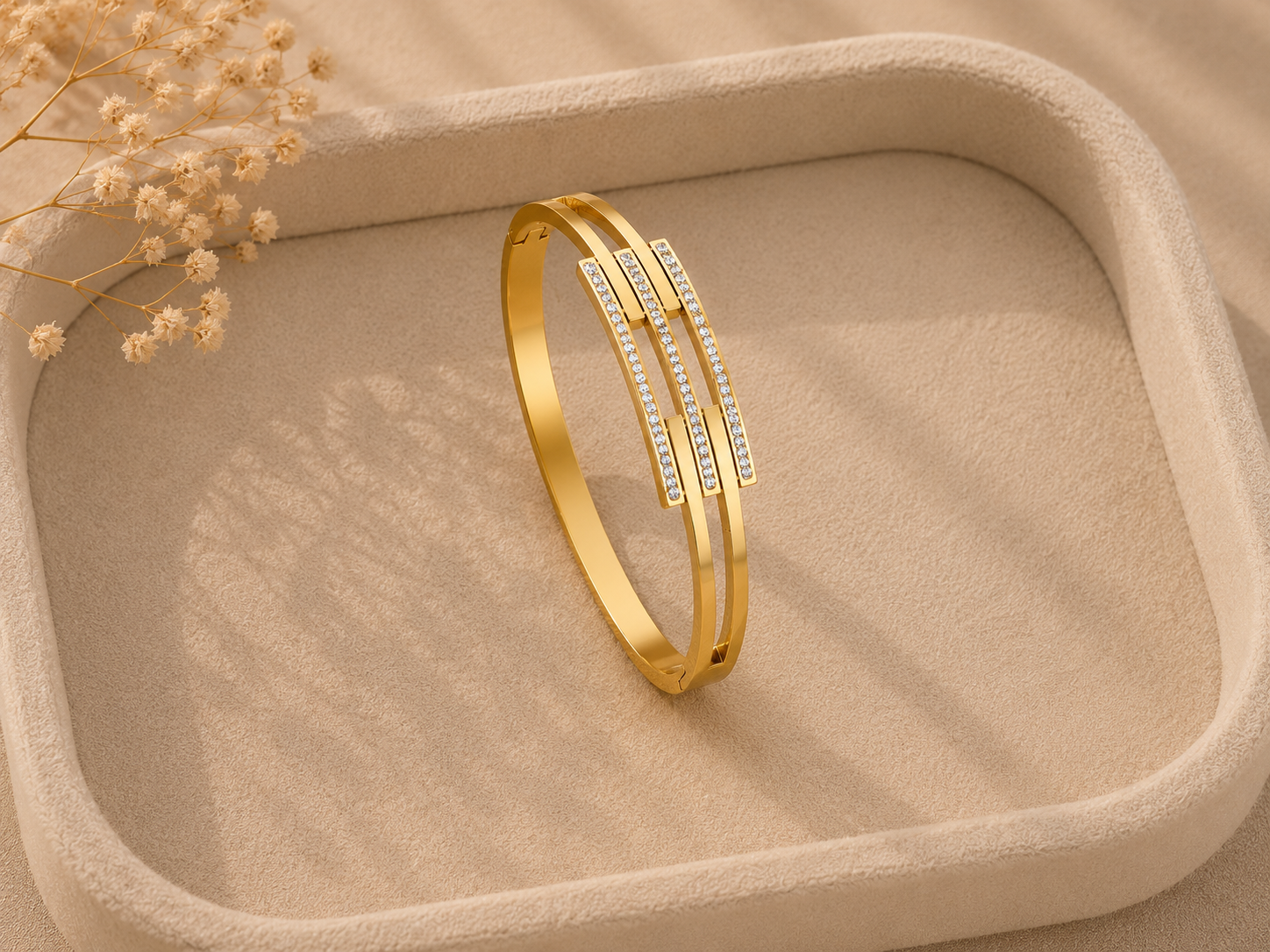 Linear Radiance Bangle