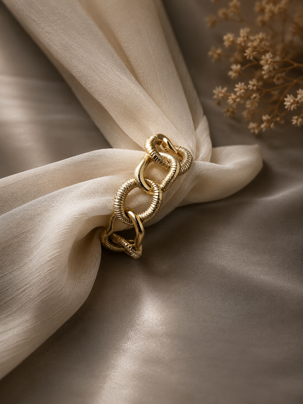 Interlocking Link Statement Cuff