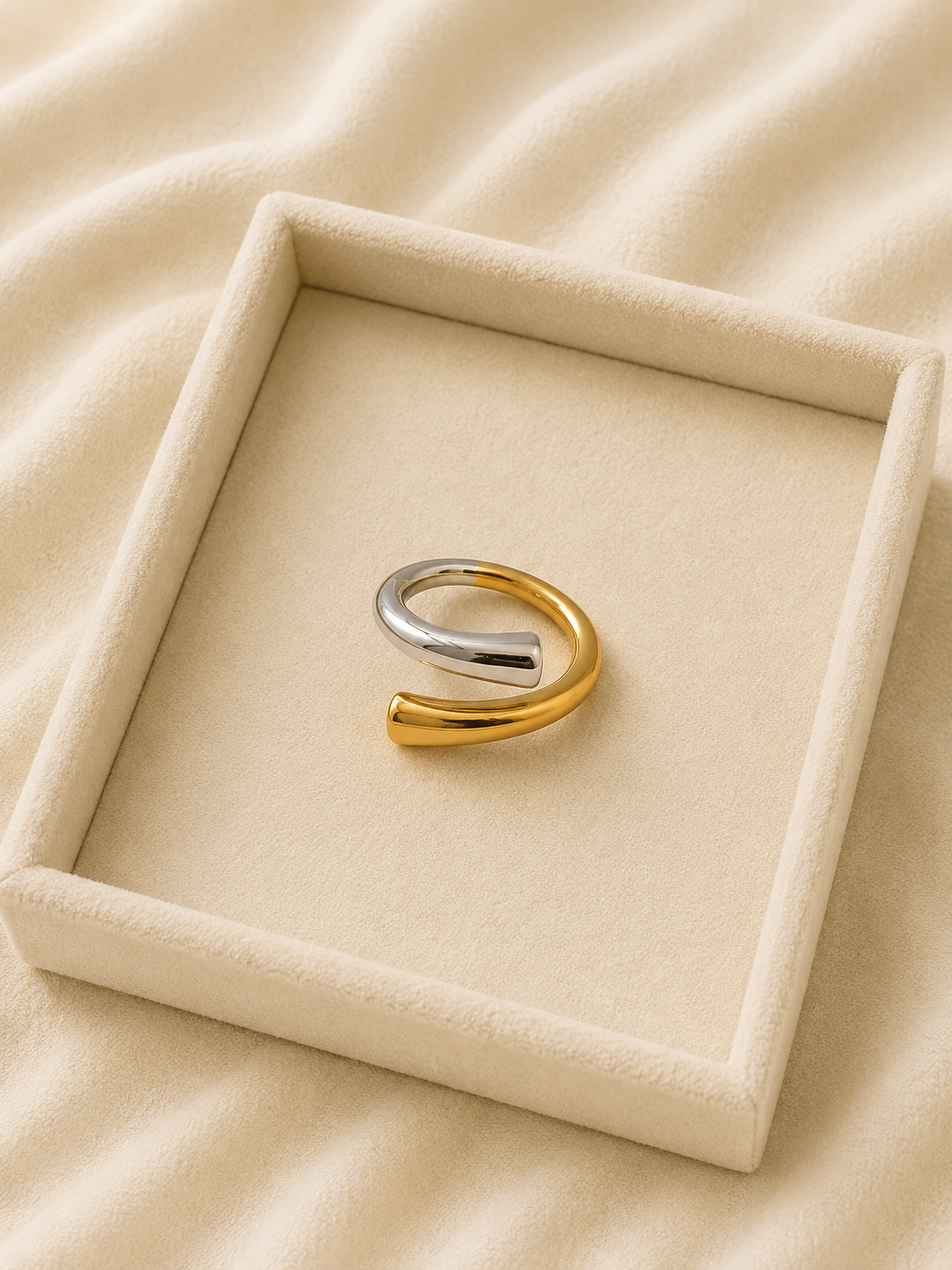 The Dual Essence Ring